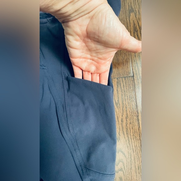 Size 8 Lululemon Navy. Luxtreme - Picture 7 of 8